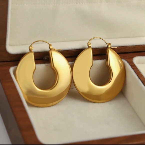 NEW💎18K Gold Plated Chunky Hoop Earrings*Large Hoop Earrings* - Picture 4 of 8